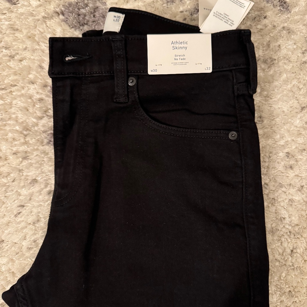 Hollister Men's No-Fade Athletic Skinny Jeans - Black - Size 30/32 - NWT
